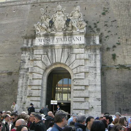 Vatican Low Cost-2